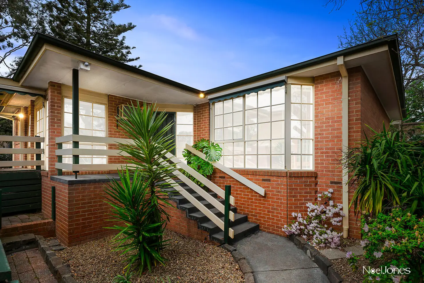 Main view of Homely unit listing, 2/23 Karwitha Street, Vermont VIC 3133