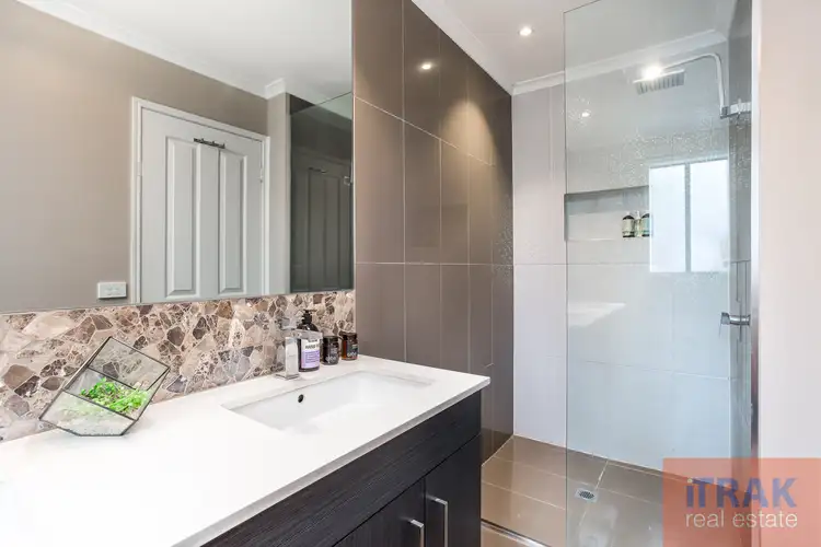 Sixth view of Homely house listing, 9 Wilmott Close, Berwick VIC 3806