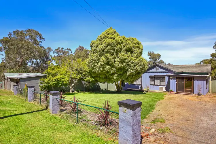 18 Carter Street, Launching Place VIC 3139