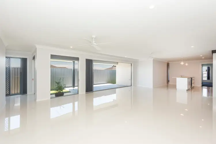 1/8 Trelawney Avenue, Wollongbar NSW 2477