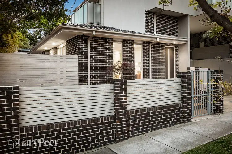 2/2a Rogers Avenue, Brighton East VIC 3187