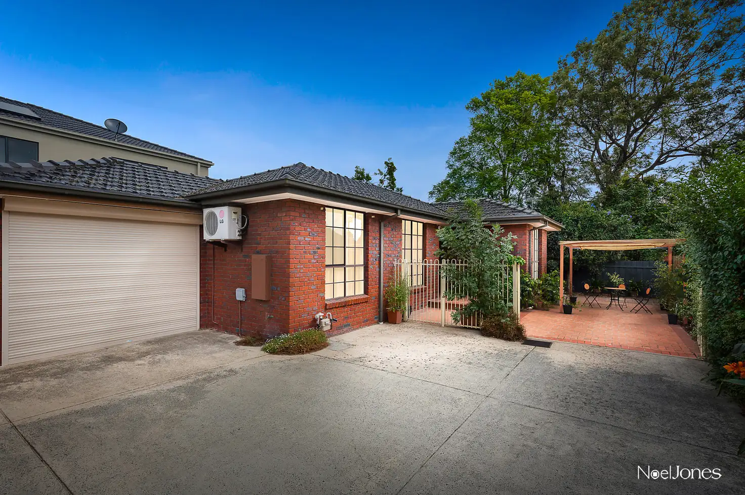 Main view of Homely unit listing, 2/18 Barter Crescent, Forest Hill VIC 3131