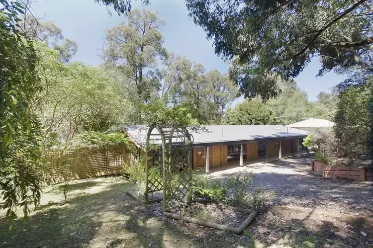 25 First Avenue, Cockatoo VIC 3781