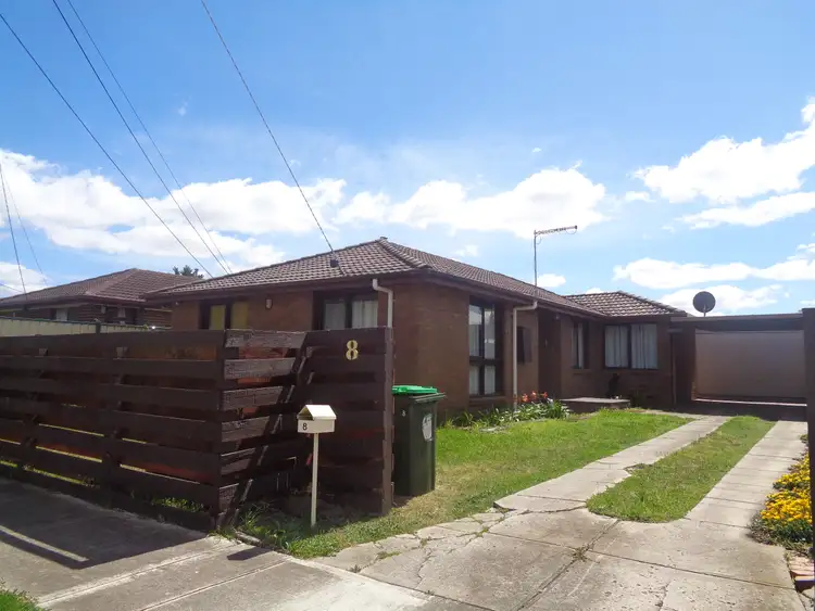 8 Droitwich Crescent, Deer Park VIC 3023