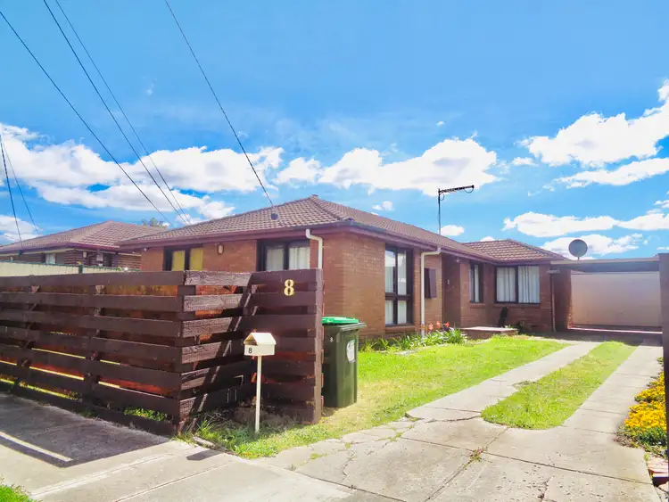 8 Droitwich Crescent, Deer Park VIC 3023