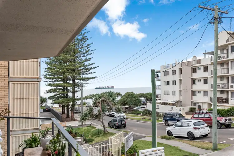 1/11 Dingle Avenue, Kings Beach QLD 4551