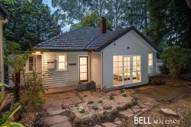 11 Falls Road, Kalorama VIC 3766