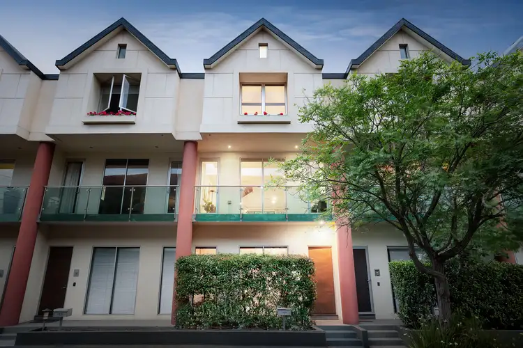 Townhouse 4/82 Barkly Street, St Kilda VIC 3182