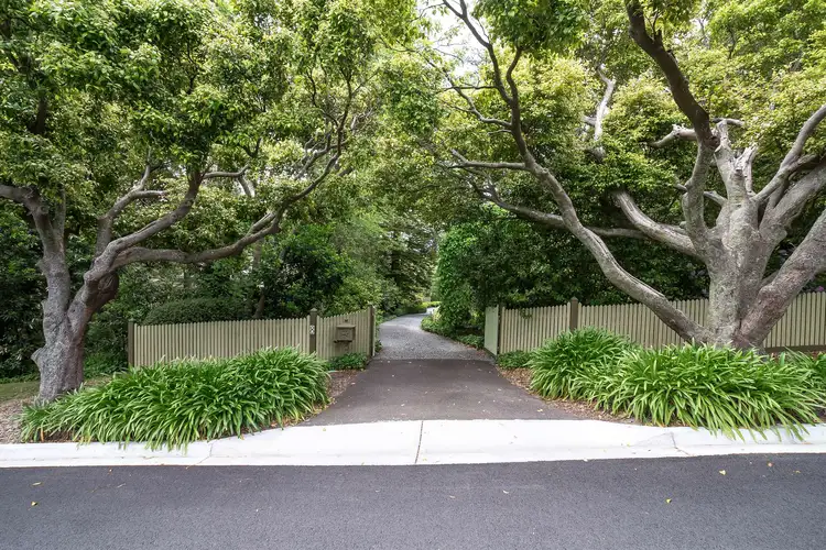 8 Mclaren Street, Upwey VIC 3158