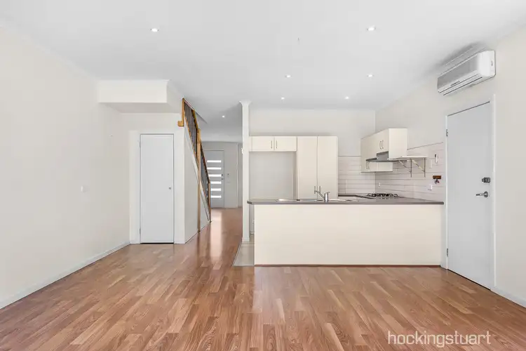 Fourth view of Homely townhouse listing, 4/102-104 Hillcrest Road, Frankston VIC 3199