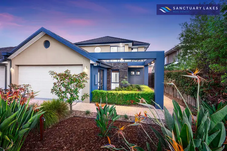 15 Lowess Lane, Sanctuary Lakes VIC 3030