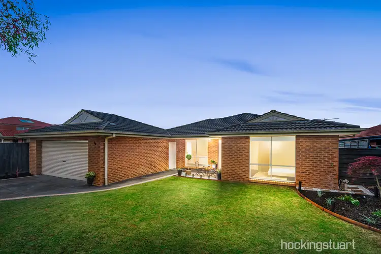 15 Natisone Place, Skye VIC 3977
