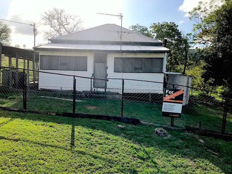 27 Lee Street, Walterhall QLD 4714