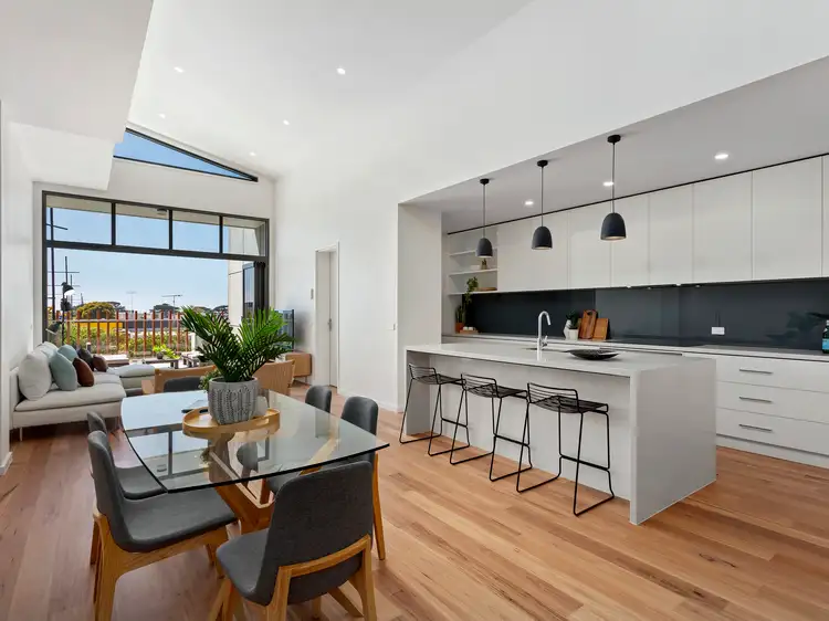 2/17 Pearl  Street, Torquay VIC 3228