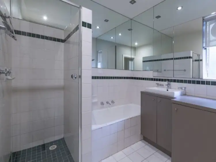 Fifth view of Homely apartment listing, 4/139 Alma Road, St Kilda East VIC 3183