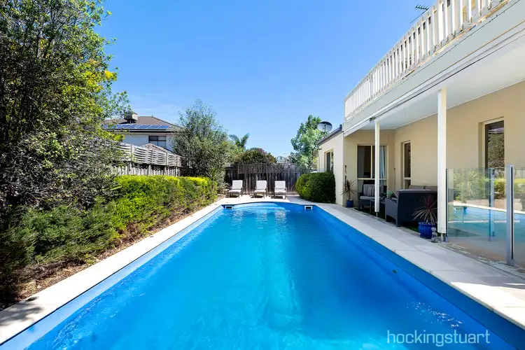 7 South Shore Avenue, Sanctuary Lakes VIC 3030