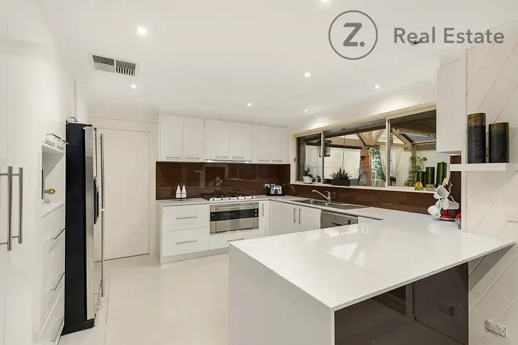 35 George Bass Avenue, Endeavour Hills VIC 3802