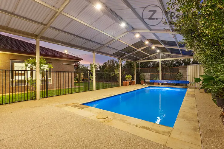 15 Oakland Avenue, Point Cook VIC 3030