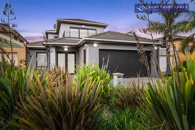 22 Sandy Point Road, Sanctuary Lakes VIC 3030