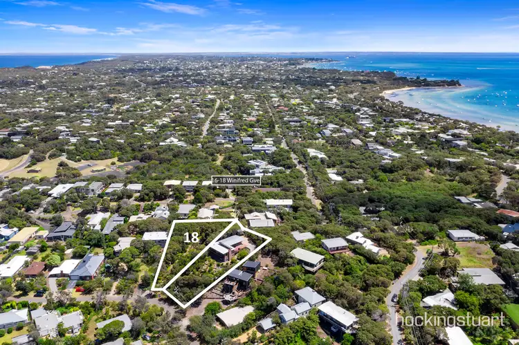18 Winifred Grove, Blairgowrie VIC 3942
