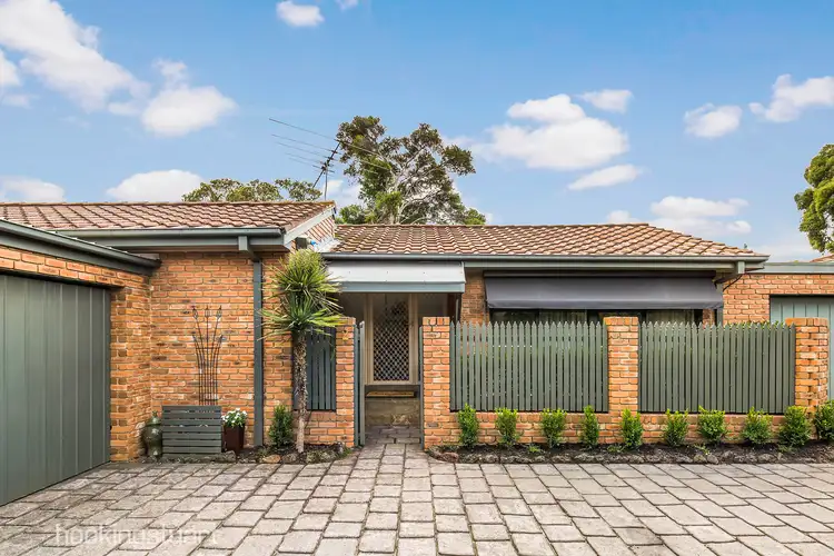 2/41 Linacre Road, Hampton VIC 3188