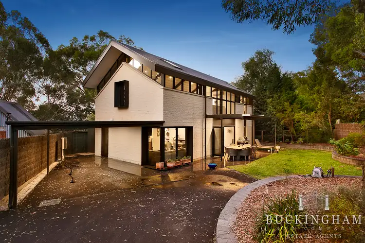 2/18 Swan Street, Eltham VIC 3095