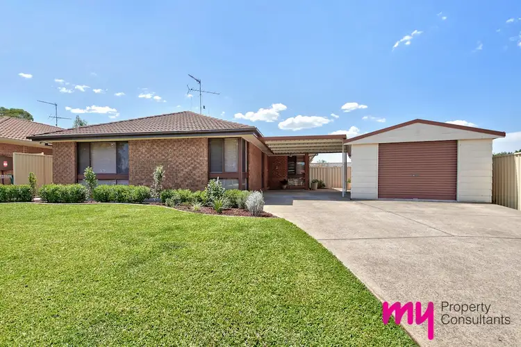 16 Dibbler Place, St Helens Park NSW 2560