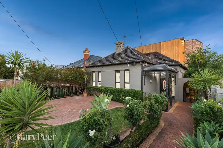 2 Sycamore Grove, St Kilda East VIC 3183