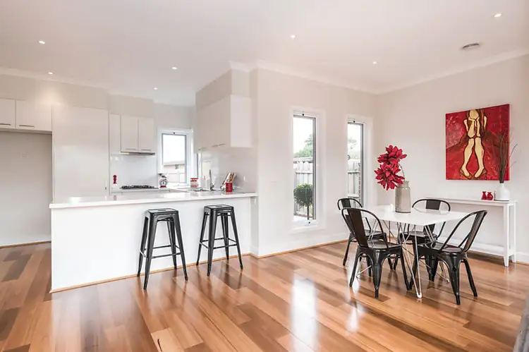 2/17 Randall Avenue, Edithvale VIC 3196