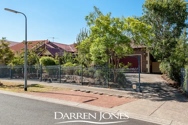 16 Rushdale Court, Mill Park VIC 3082