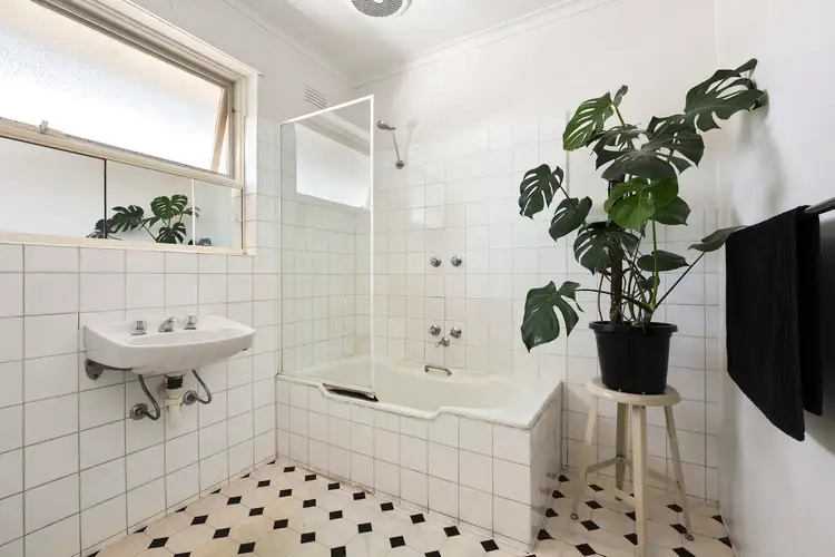Fifth view of Homely apartment listing, 6/102 Brighton Road, Ripponlea VIC 3185