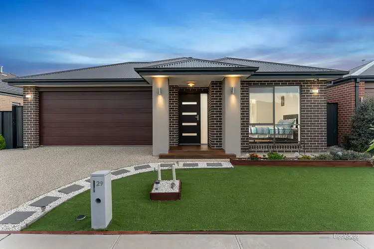 29 Kilmarnock Way, Clyde North VIC 3978