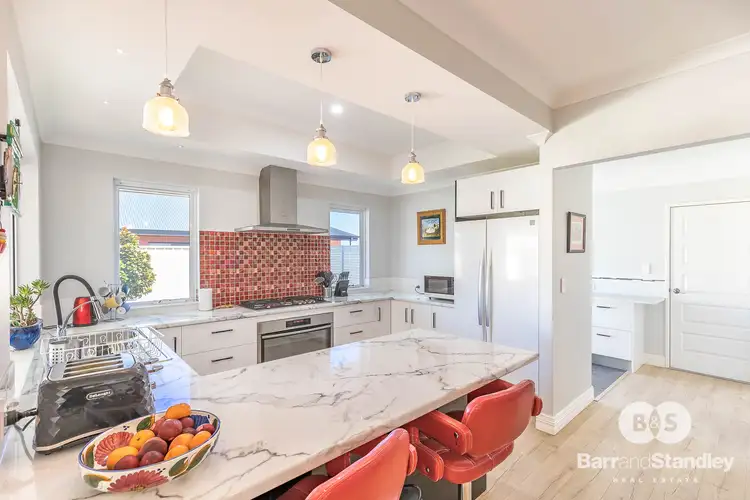 9 Robusta Road, Eaton WA 6232