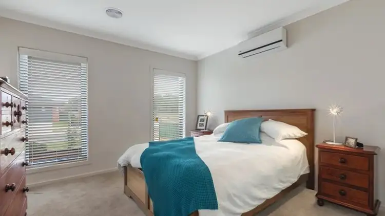 Sixth view of Homely house listing, 20 Limetree Way, Lake Gardens VIC 3355