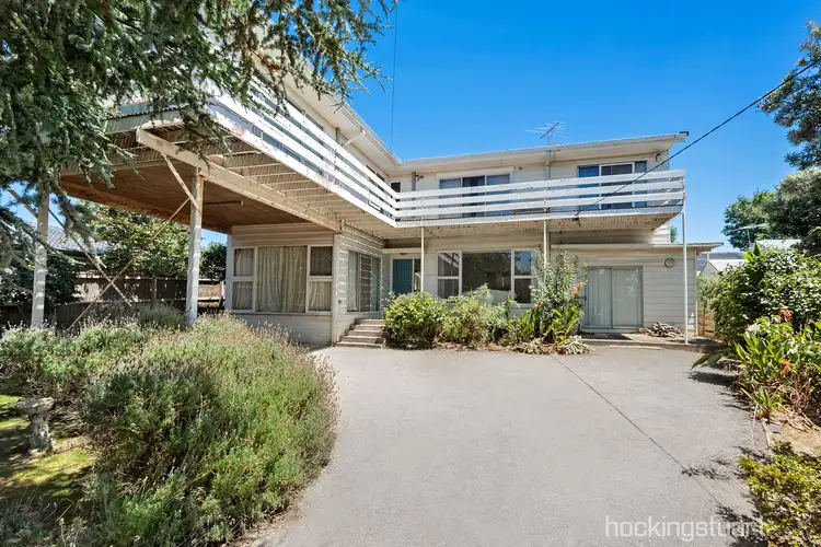 18 Canadian Bay Road, Mount Eliza VIC 3930