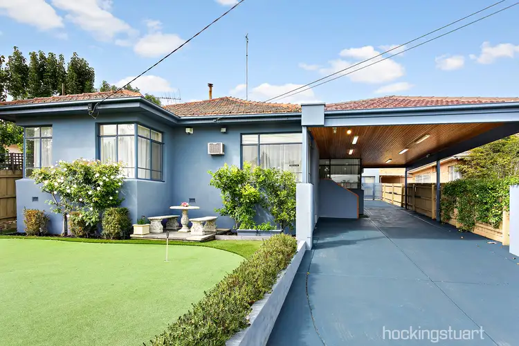 Second view of Homely house listing, 4 Hardy Court, Bentleigh VIC 3204