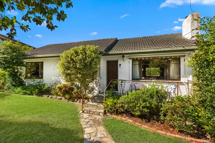 19 Burlock Avenue, Ringwood North VIC 3134