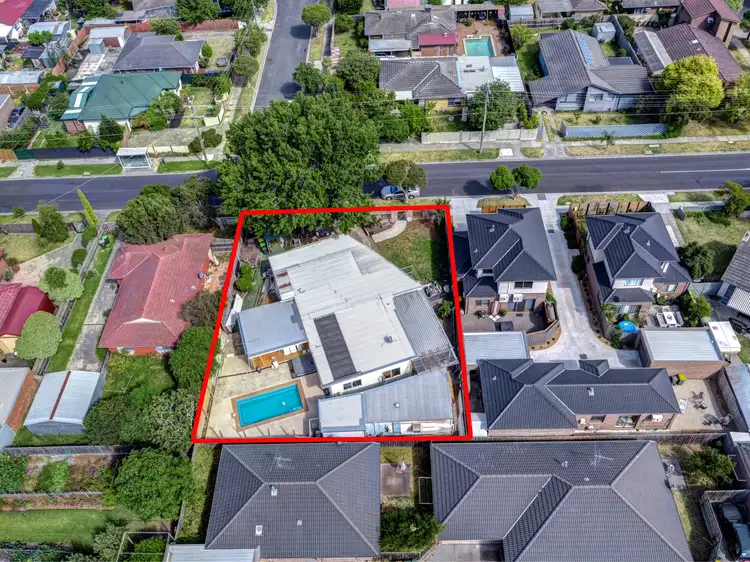 8 Downs Road, Seaford VIC 3198