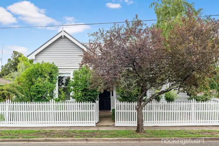 4 Oddie Street, Lake Wendouree VIC 3350