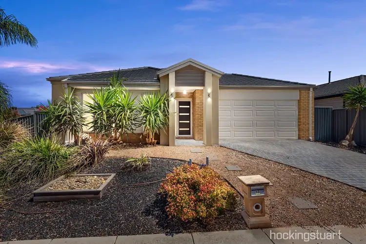 17 Arrowhead Street, Manor Lakes VIC 3024