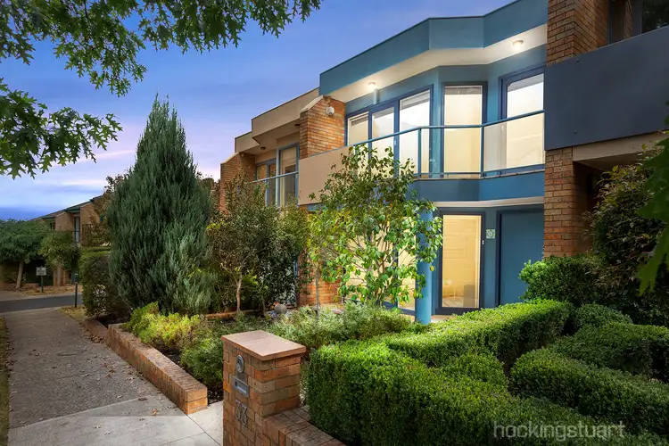 33 Herriotts Boulevard, Glen Waverley VIC 3150