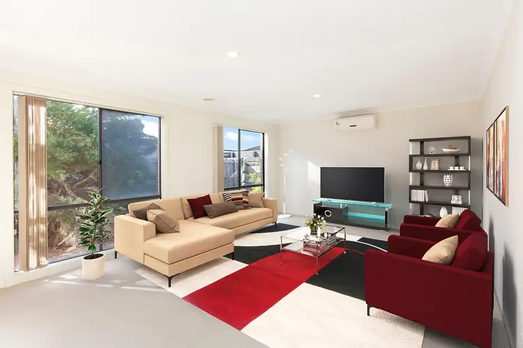 13 Kirwan Drive, Cranbourne East VIC 3977