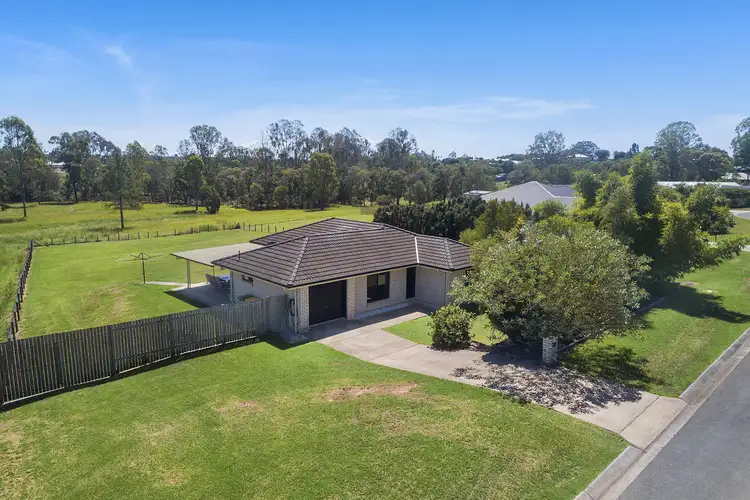 3 David Court, Southside QLD 4570