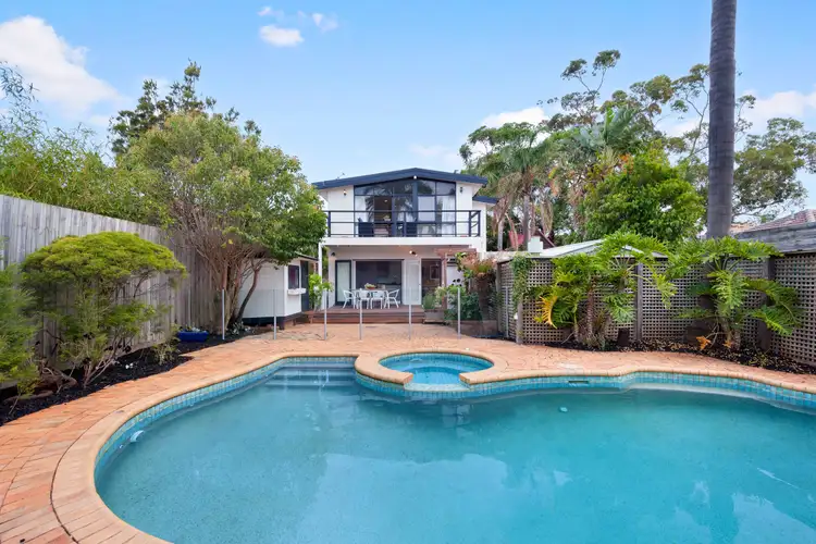1 Retreat Road, Hampton VIC 3188