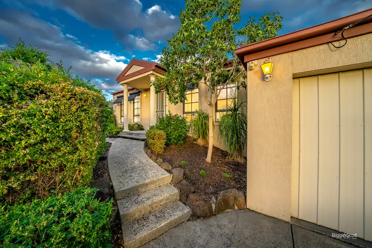 77 Sasses Avenue, Bayswater VIC 3153