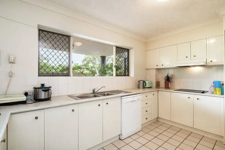 2/58 Swann Road, Taringa QLD 4068