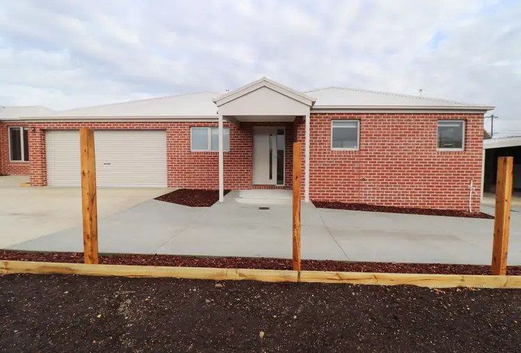 2/1 Whitta Street, Sebastopol VIC 3356