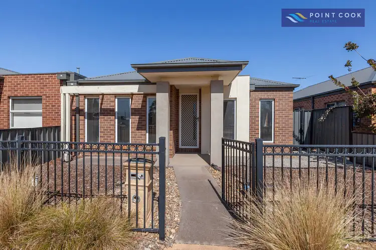 7 Prichard Walk, Point Cook VIC 3030