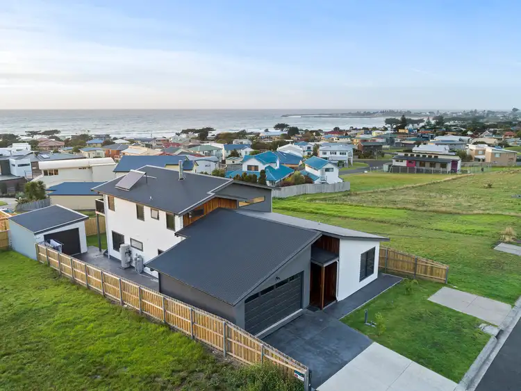 7 Overview Crescent, Apollo Bay VIC 3233