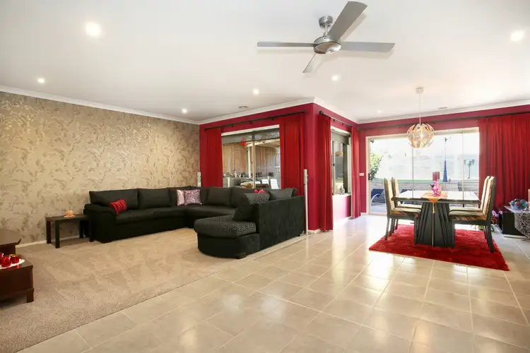 Fifth view of Homely house listing, 6 Landra Court, Berwick VIC 3806
